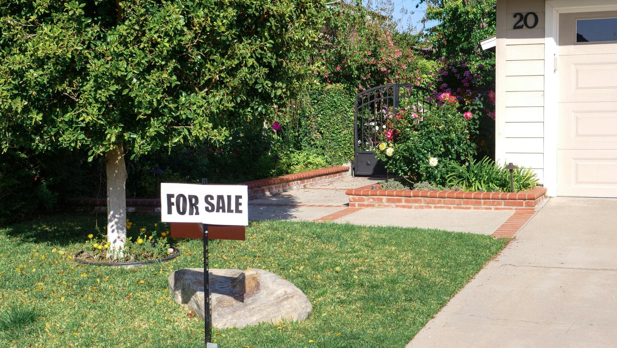 A Guide to Selling a Phoenix, AZ Rental Property With Tenants in Place